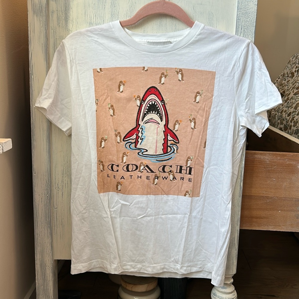 Coach “Sharky teeth” XS tshirt